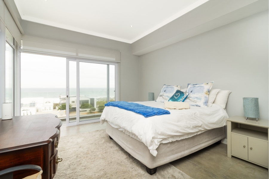 4 Bedroom Property for Sale in Yzerfontein Western Cape